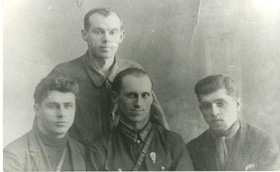 Евсеев с друзьями в Благовещенске 1937г. - копия.jpg